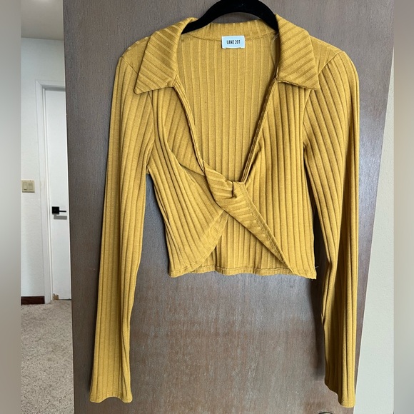 Twist Top - Picture 2 of 4